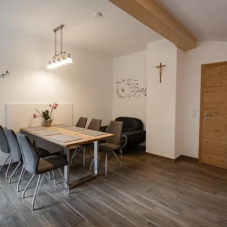 Nagelehof Blaser * Navis